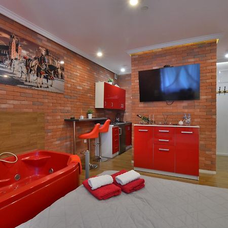 Jacuzzi Apartment Red คราคูฟ ภายนอก รูปภาพ