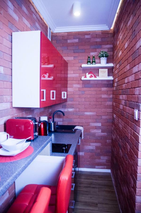 Jacuzzi Apartment Red คราคูฟ ภายนอก รูปภาพ
